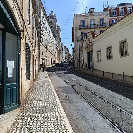 Dobairro At Merces * Lisboa