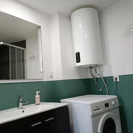 Dobairro At Merces * ליסבון