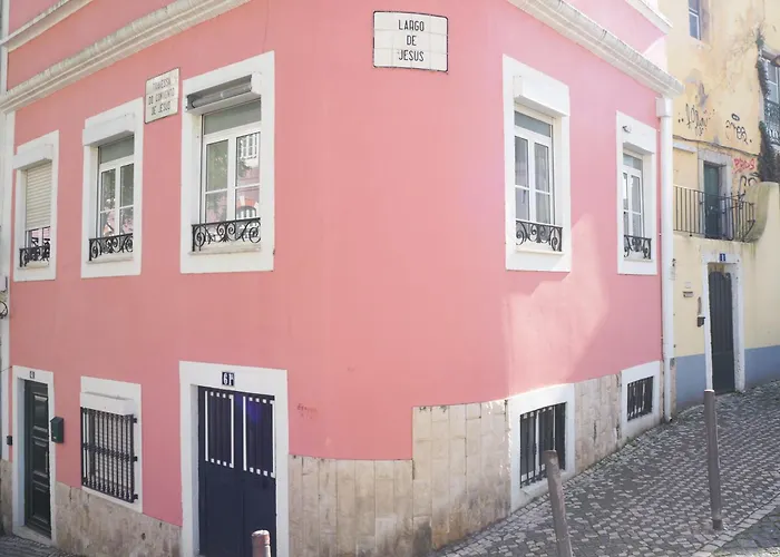 Chiado Local Artist W Parking & Ev