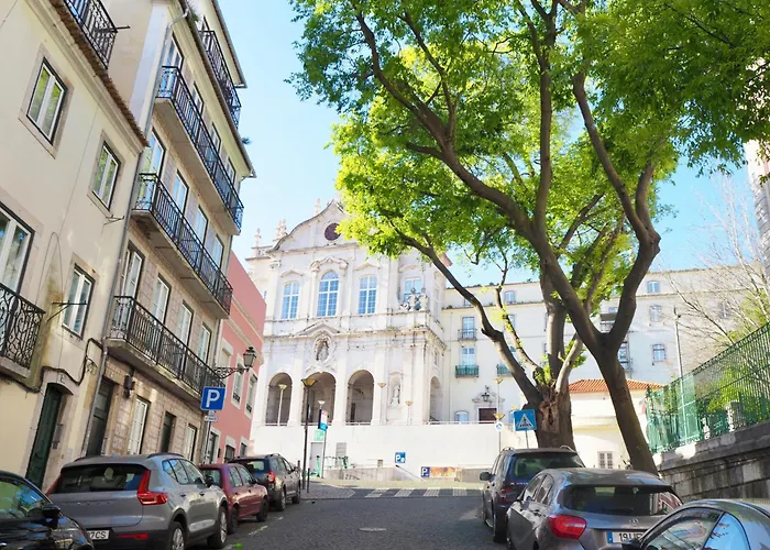 Chiado Local Artist W Parking & Ev *