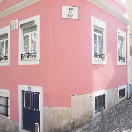 Chiado Local Artist W Parking & Ev