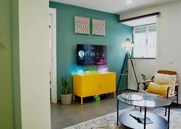 Chiado Local Artist W Parking & Ev Апартаменты Лиссабон